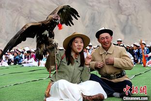 张琳艳&沈梦雨送中秋祝福：祝大家中秋快乐，月圆团圆梦圆